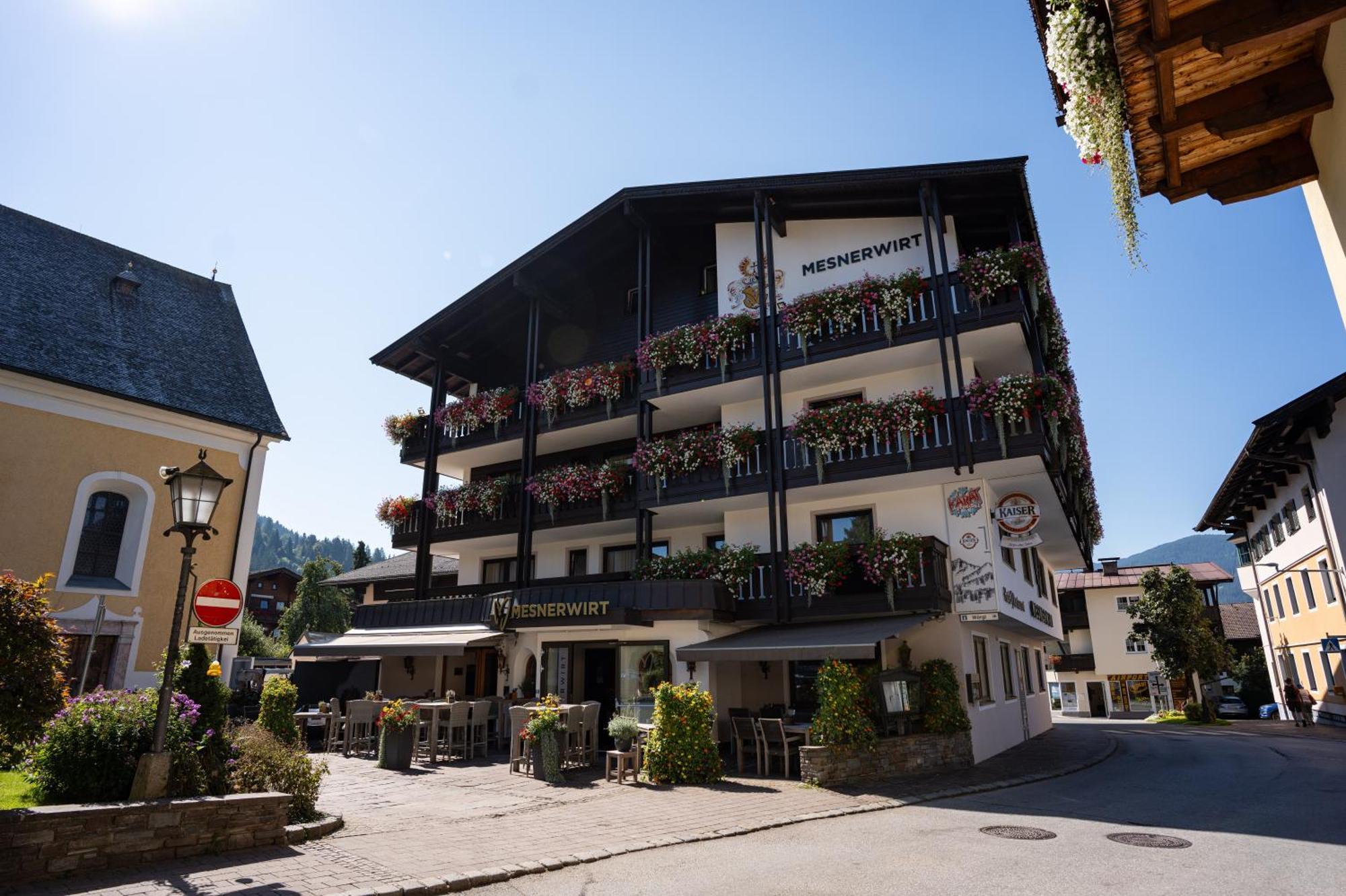 Hotel Mesnerwirt Вестендорф Екстериор снимка