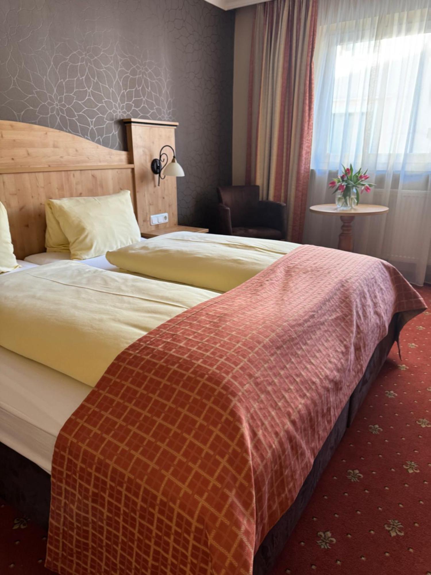Hotel Mesnerwirt Вестендорф Екстериор снимка
