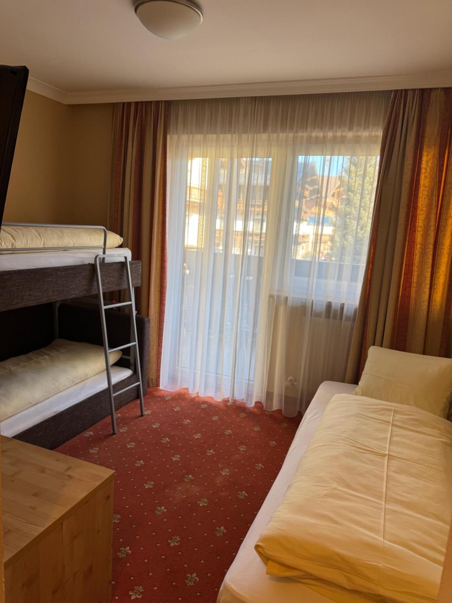 Hotel Mesnerwirt Вестендорф Екстериор снимка