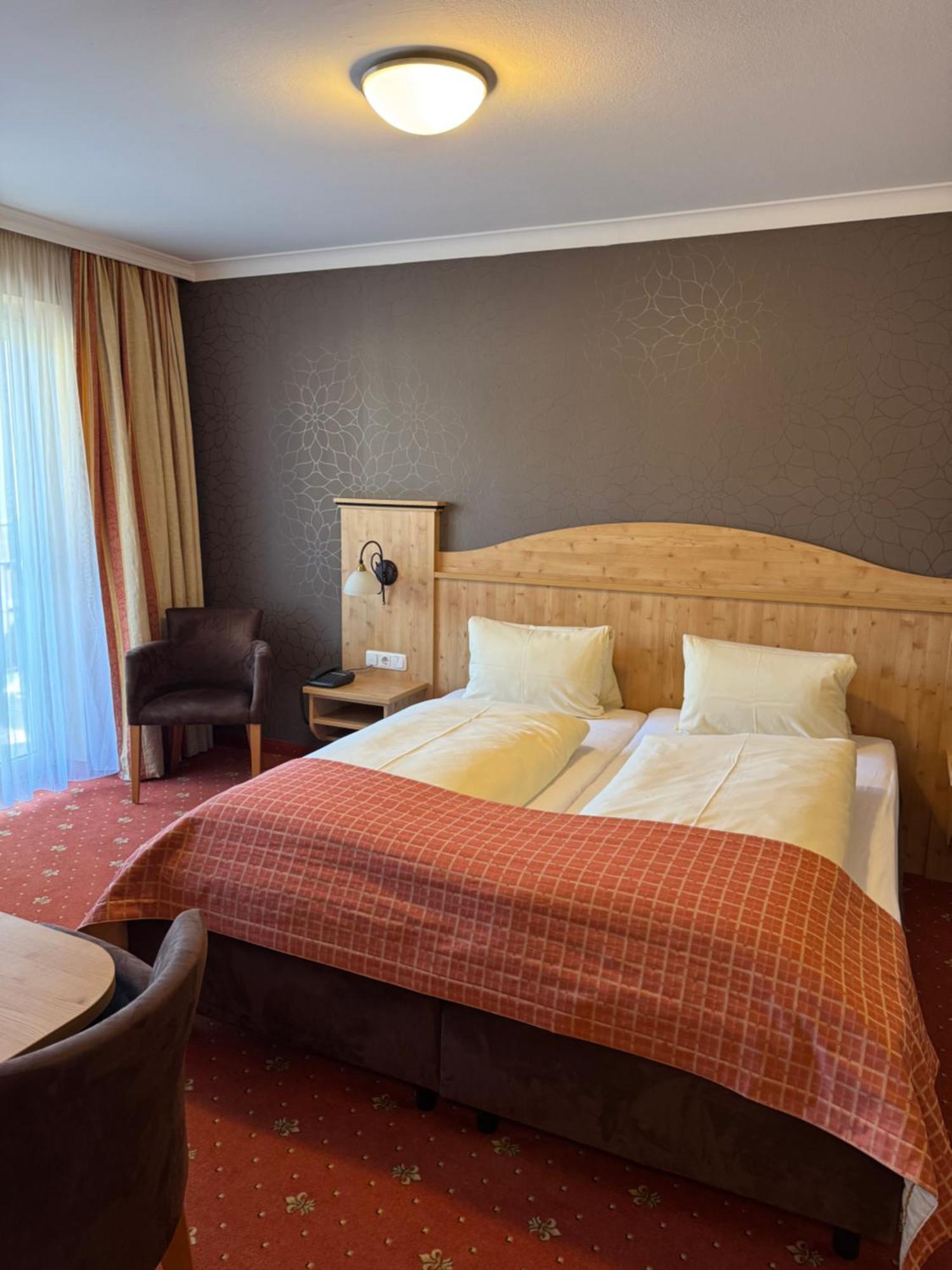 Hotel Mesnerwirt Вестендорф Екстериор снимка