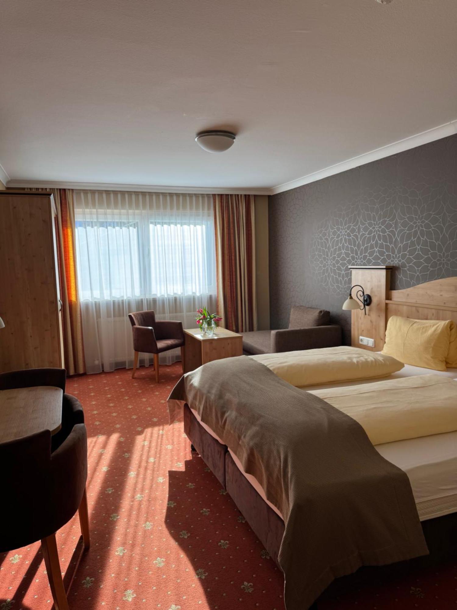 Hotel Mesnerwirt Вестендорф Екстериор снимка